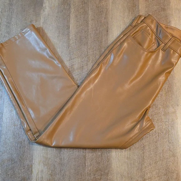 Abercrombie & Fitch - The 90's Straight Ultra High Rise Vegan Leather Pants. NWT - Picture 2 of 6